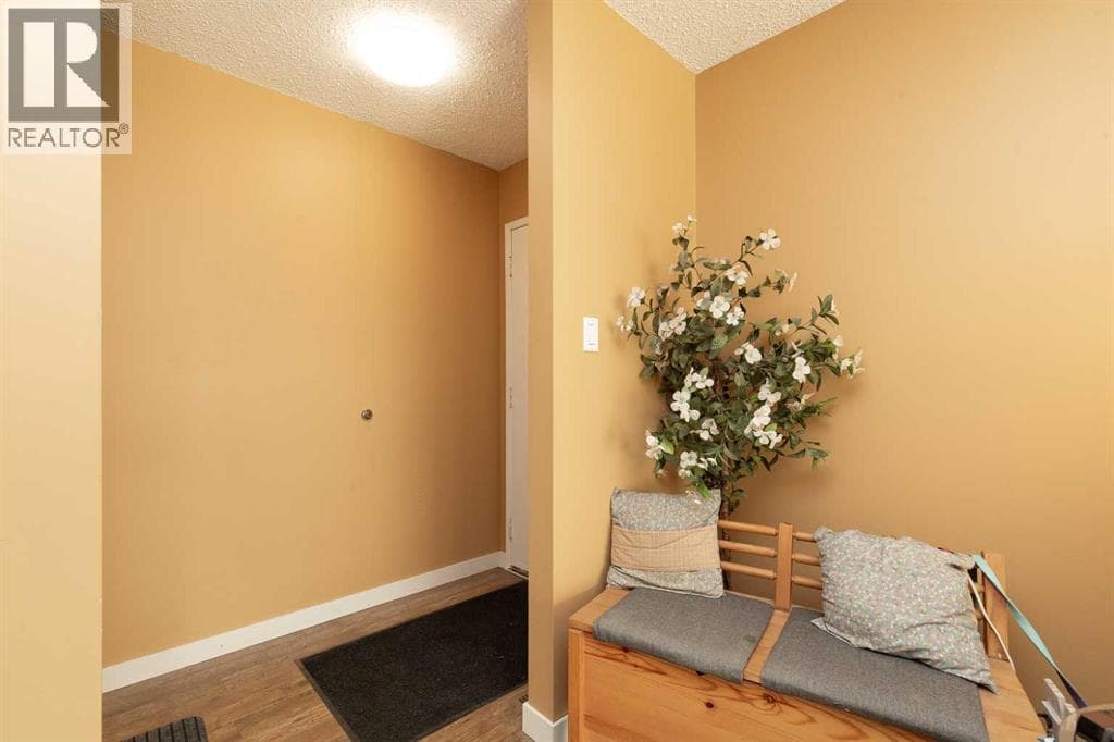 78 Pensacola Court W — photo 4