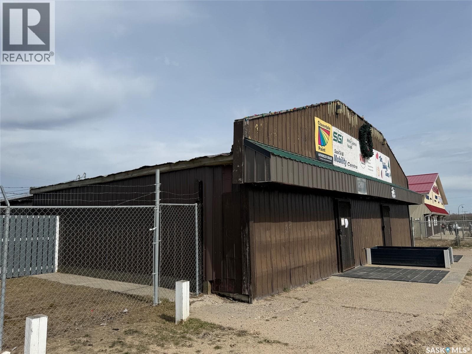 145 La Loche AVENUE — photo 3