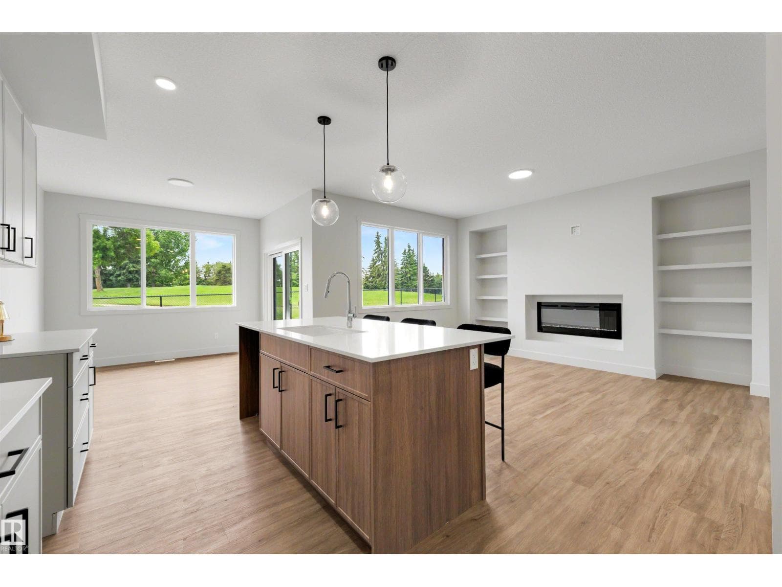24 Grayson GR — photo 4