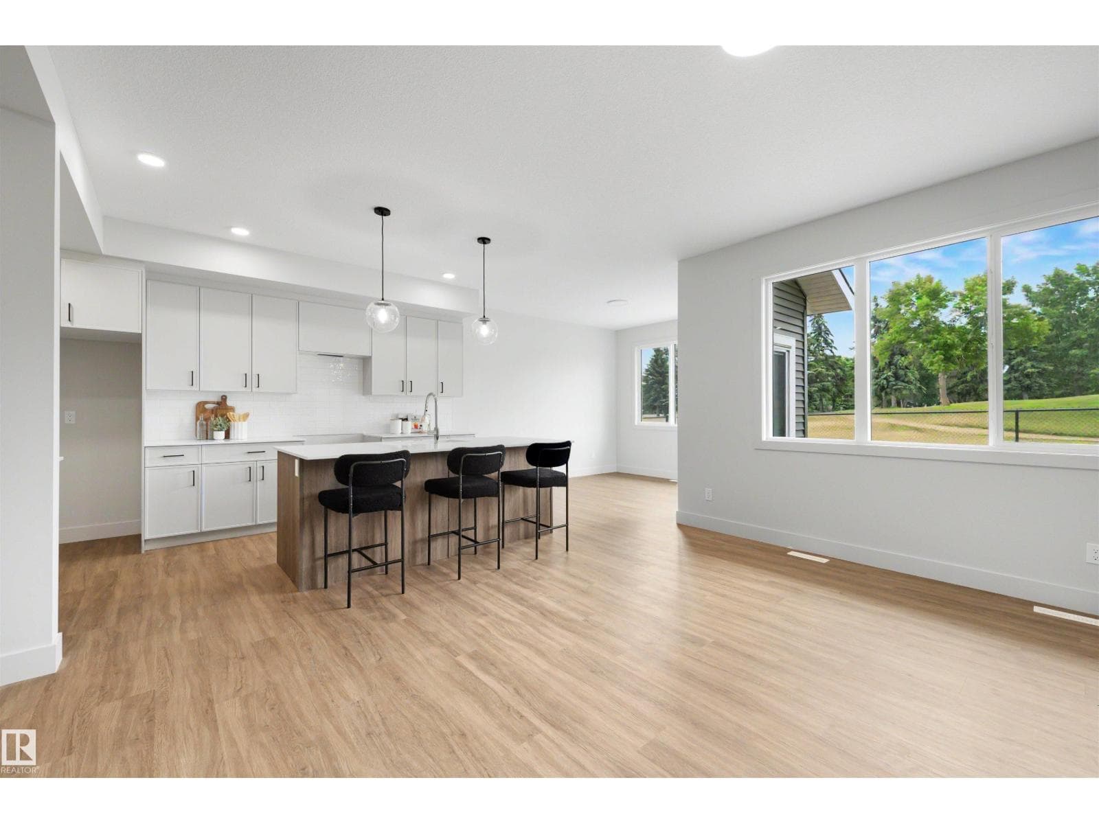 24 Grayson GR — photo 2