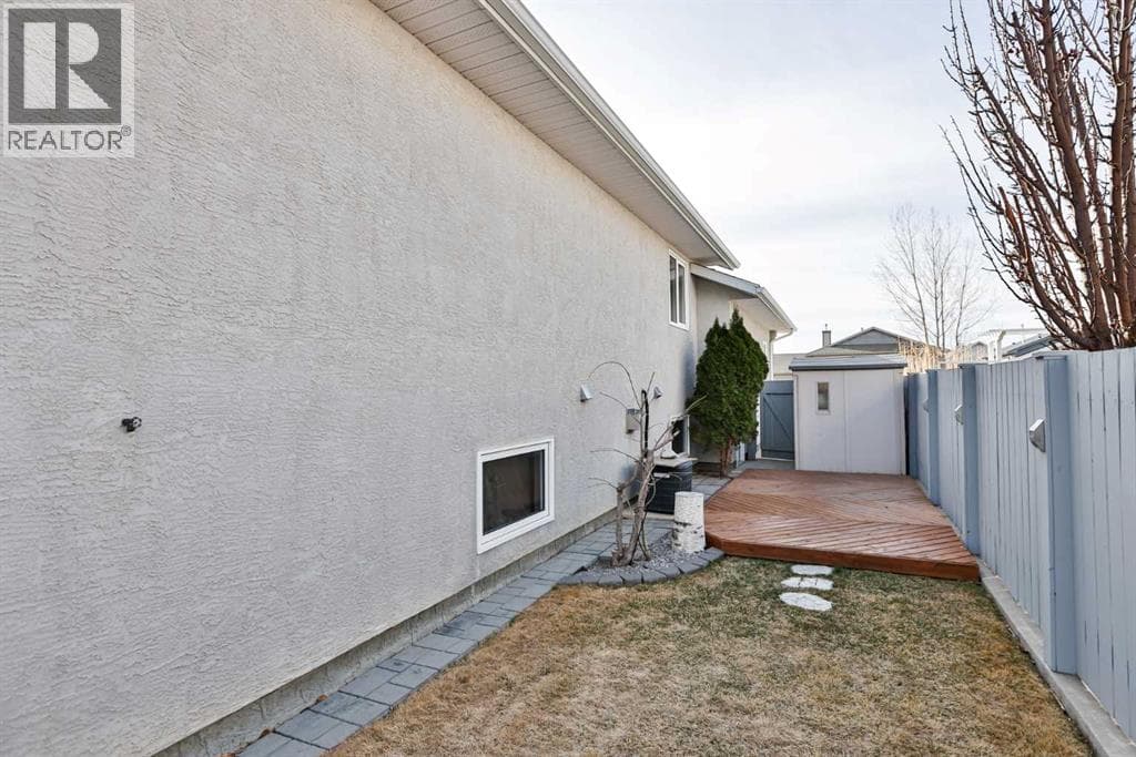 1012 24 Avenue — photo 3