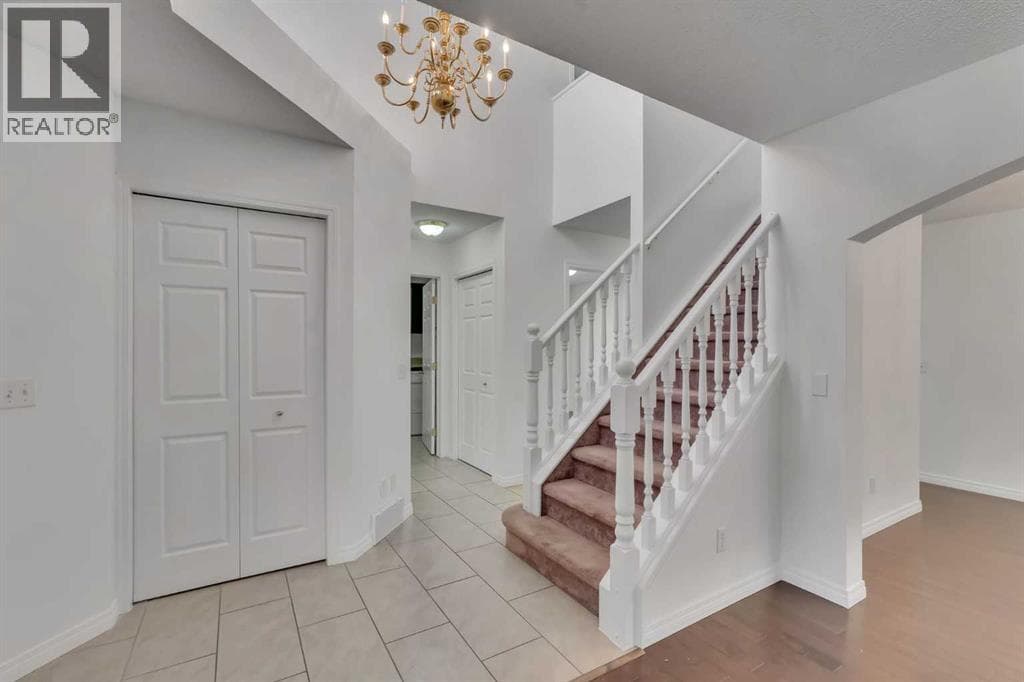 338 Panamount Drive NW — photo 5