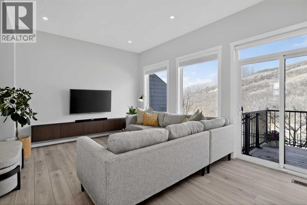 228 Cranbrook Square SE — photo 3