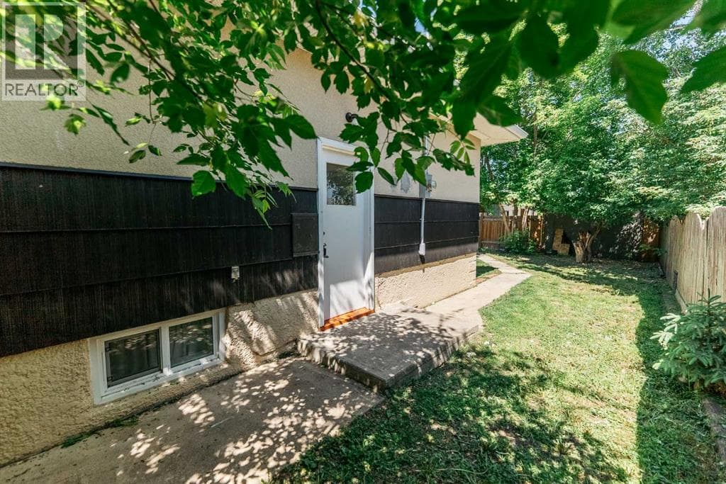 5418 37 Street — photo 4