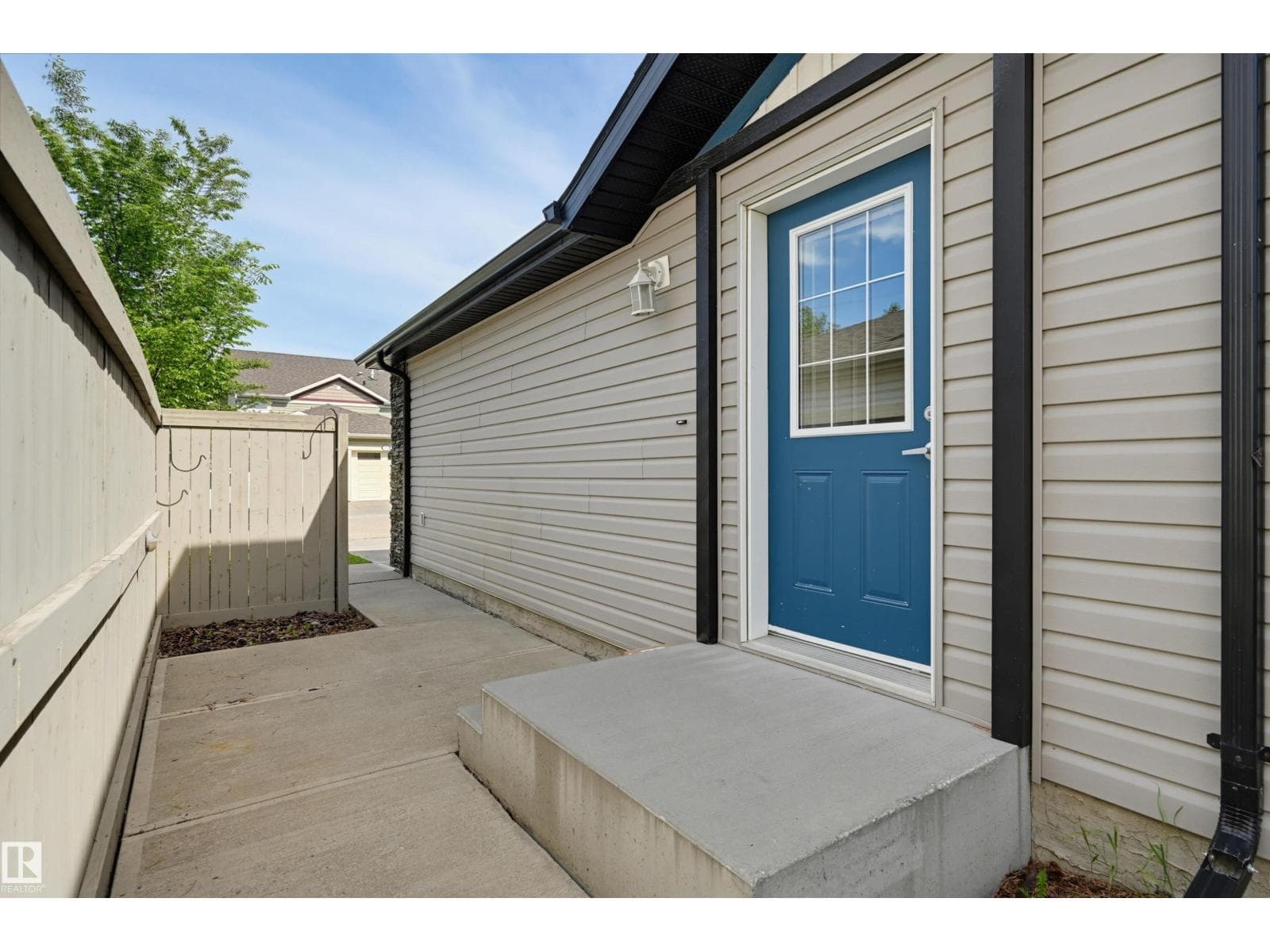 #23 6520 2 AV SW — photo 2