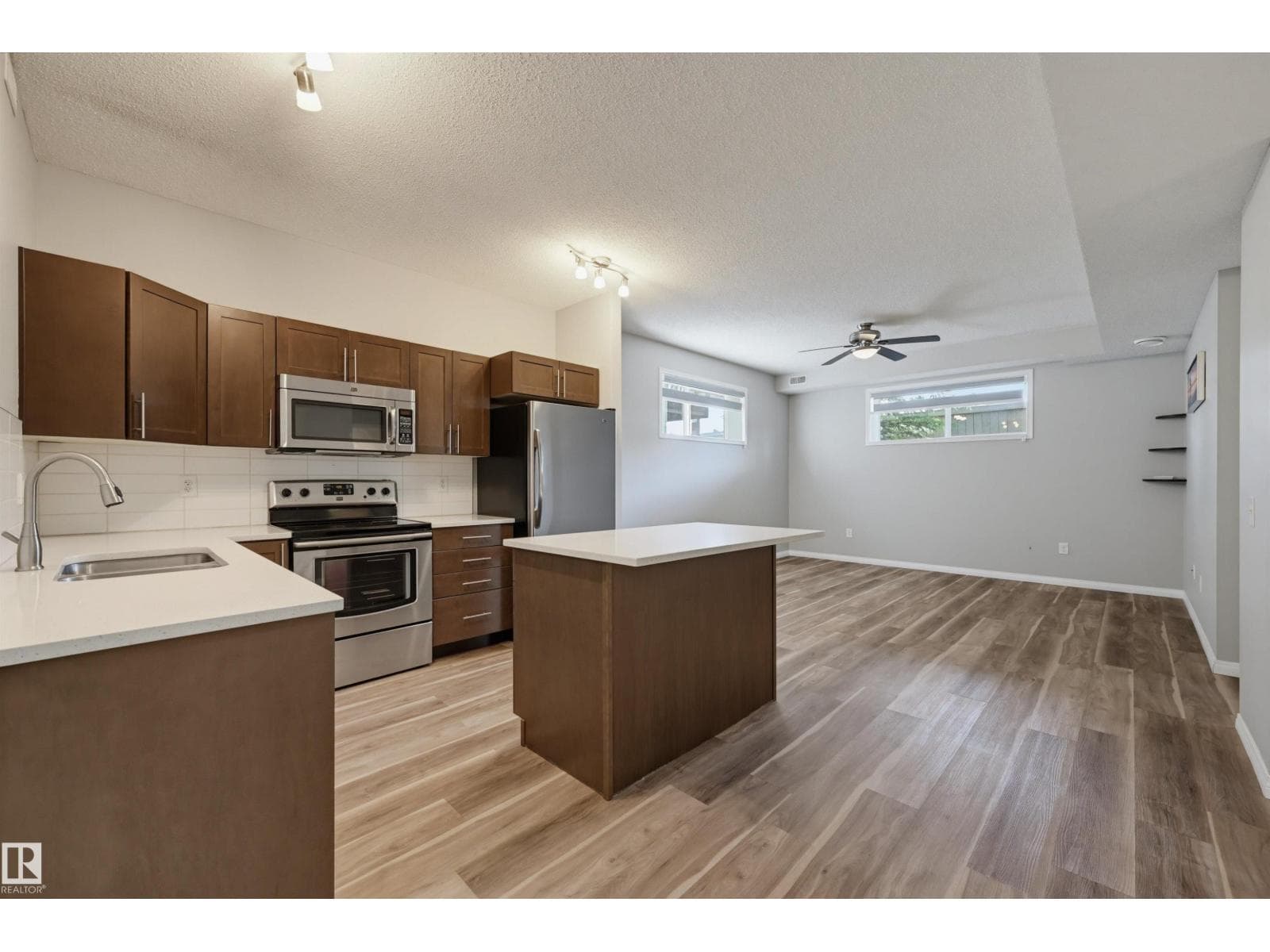#23 6520 2 AV SW — photo 3