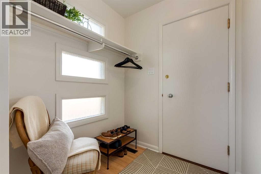 126 Winston Drive SW — photo 3