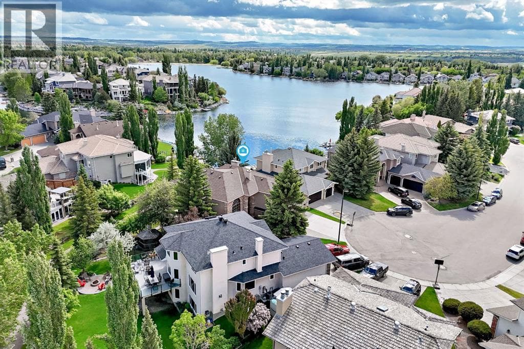 448 Mckenzie Lake Bay SE — photo 3