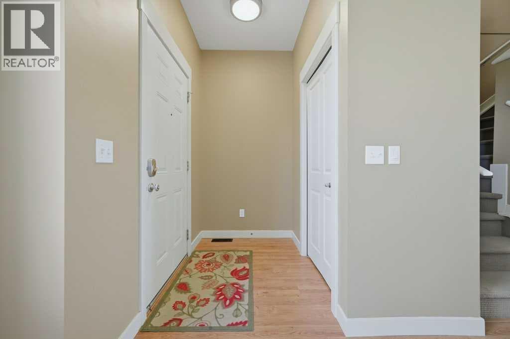 320 Rainbow Falls Drive — photo 3