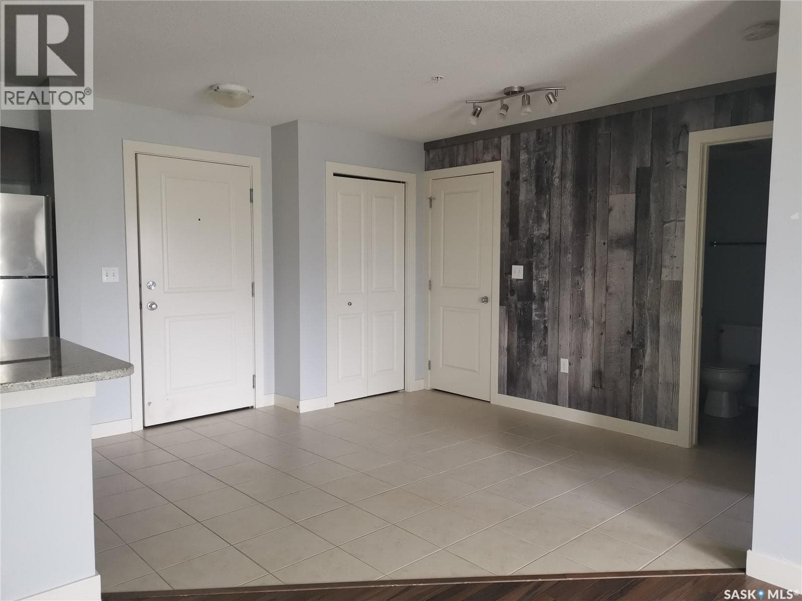 104 306 Petterson DRIVE — photo 4