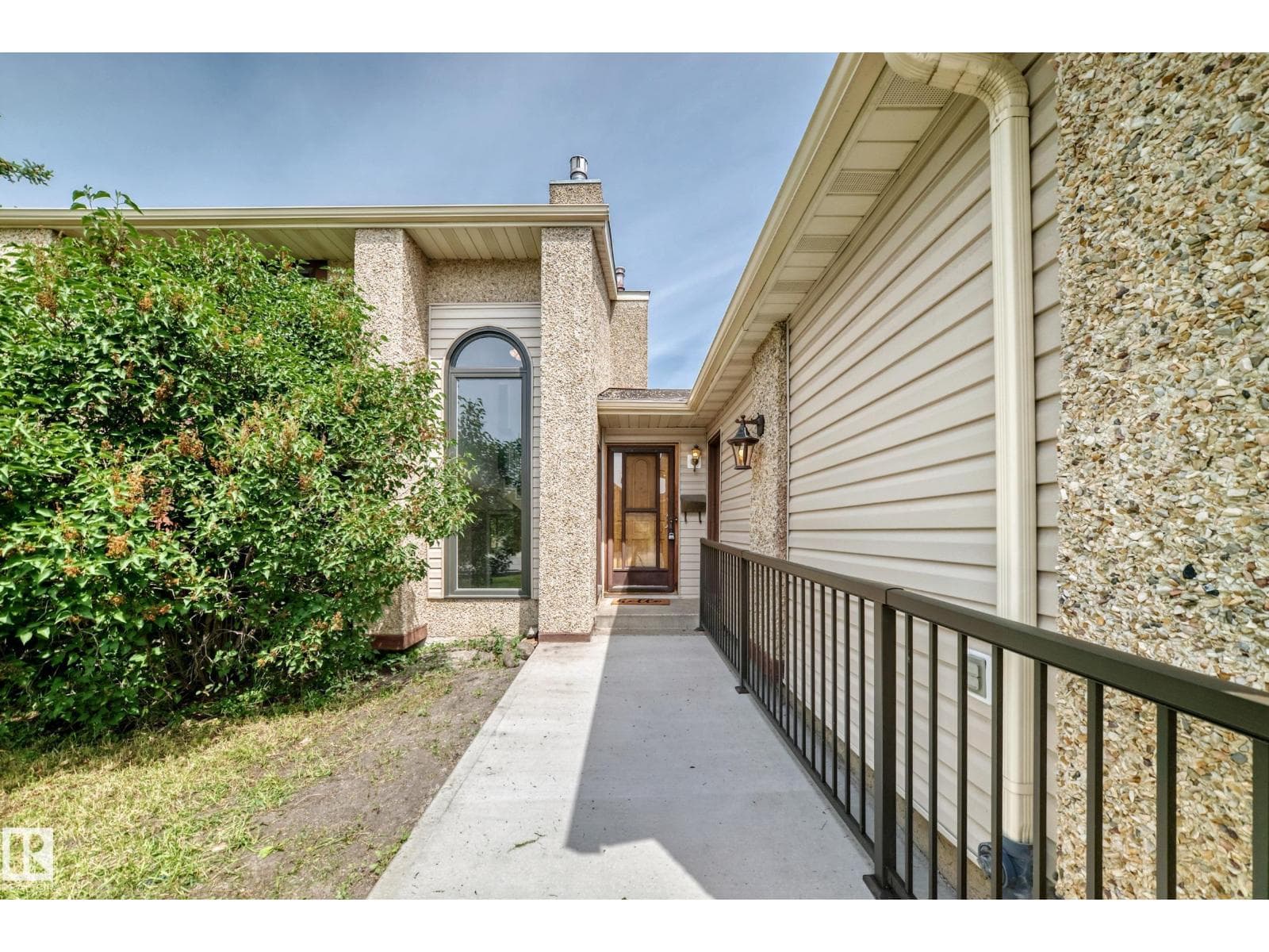 18636 71 AV NW — photo 4