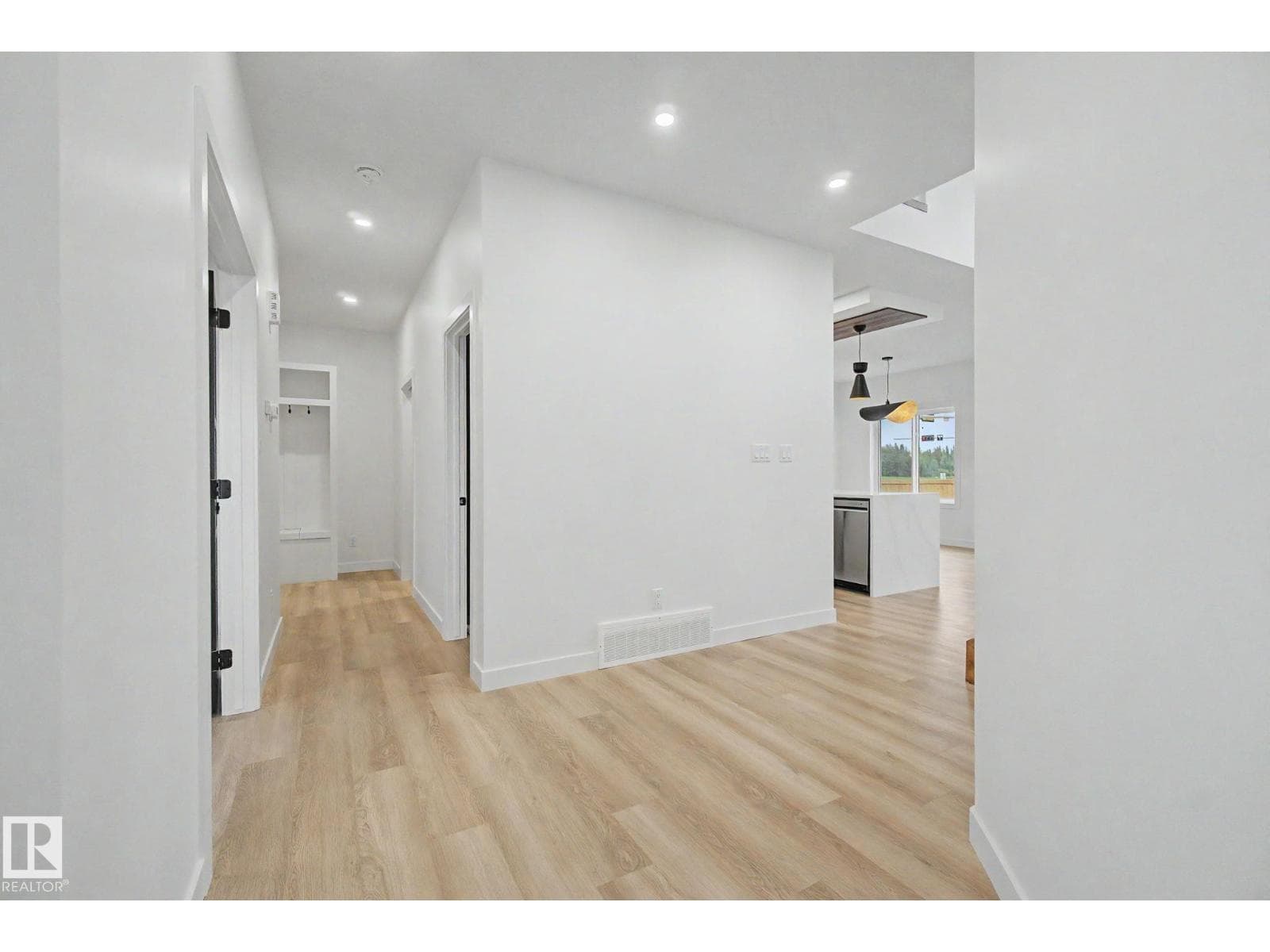 4 Willow Heights DR — photo 3