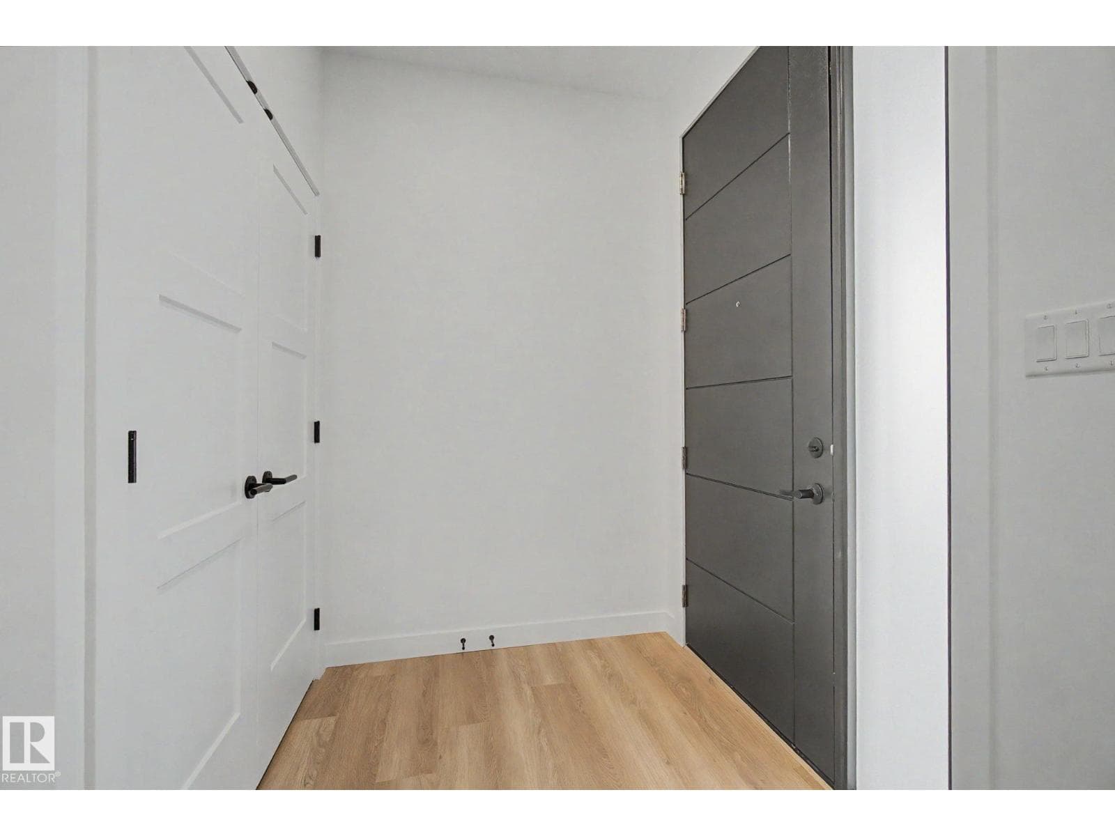 4 Willow Heights DR — photo 2