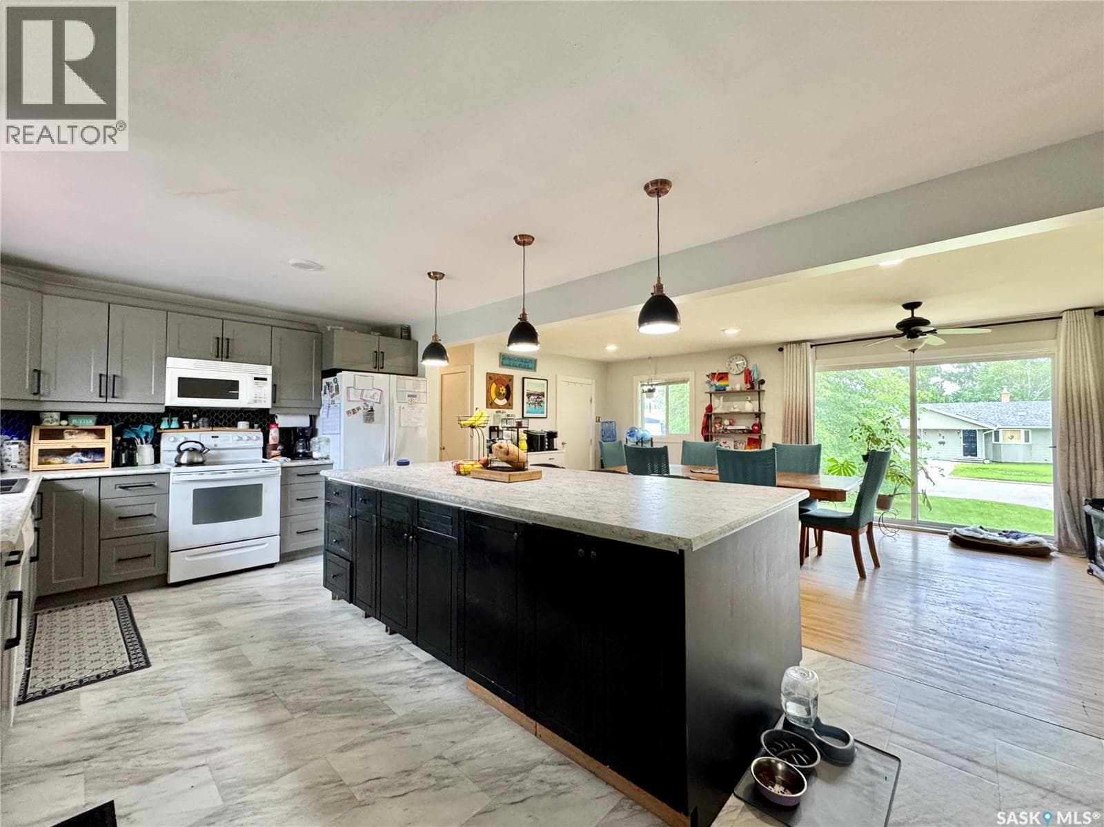 19 Logan CRESCENT W — photo 3