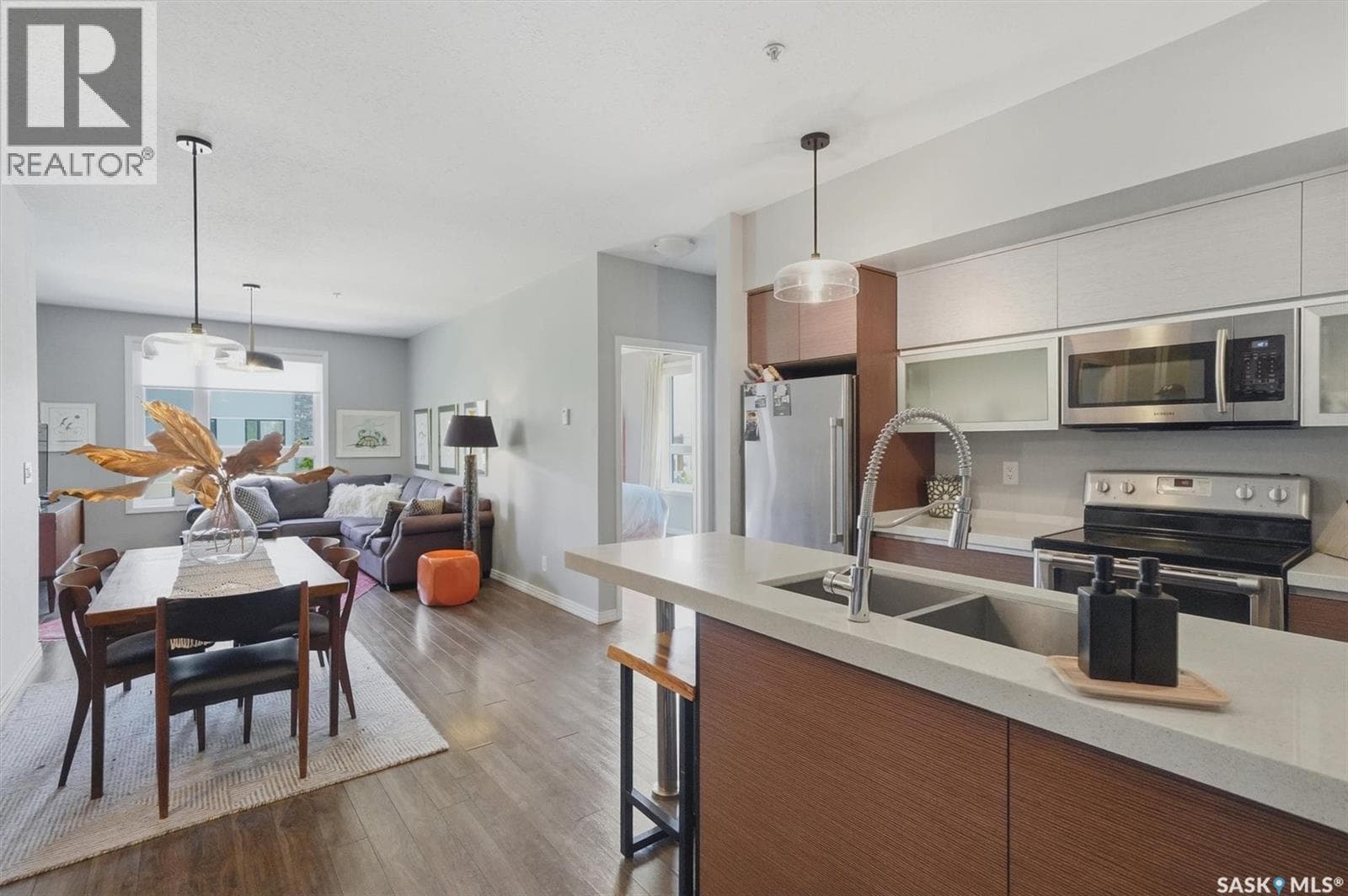 222 235 Evergreen SQUARE — photo 4