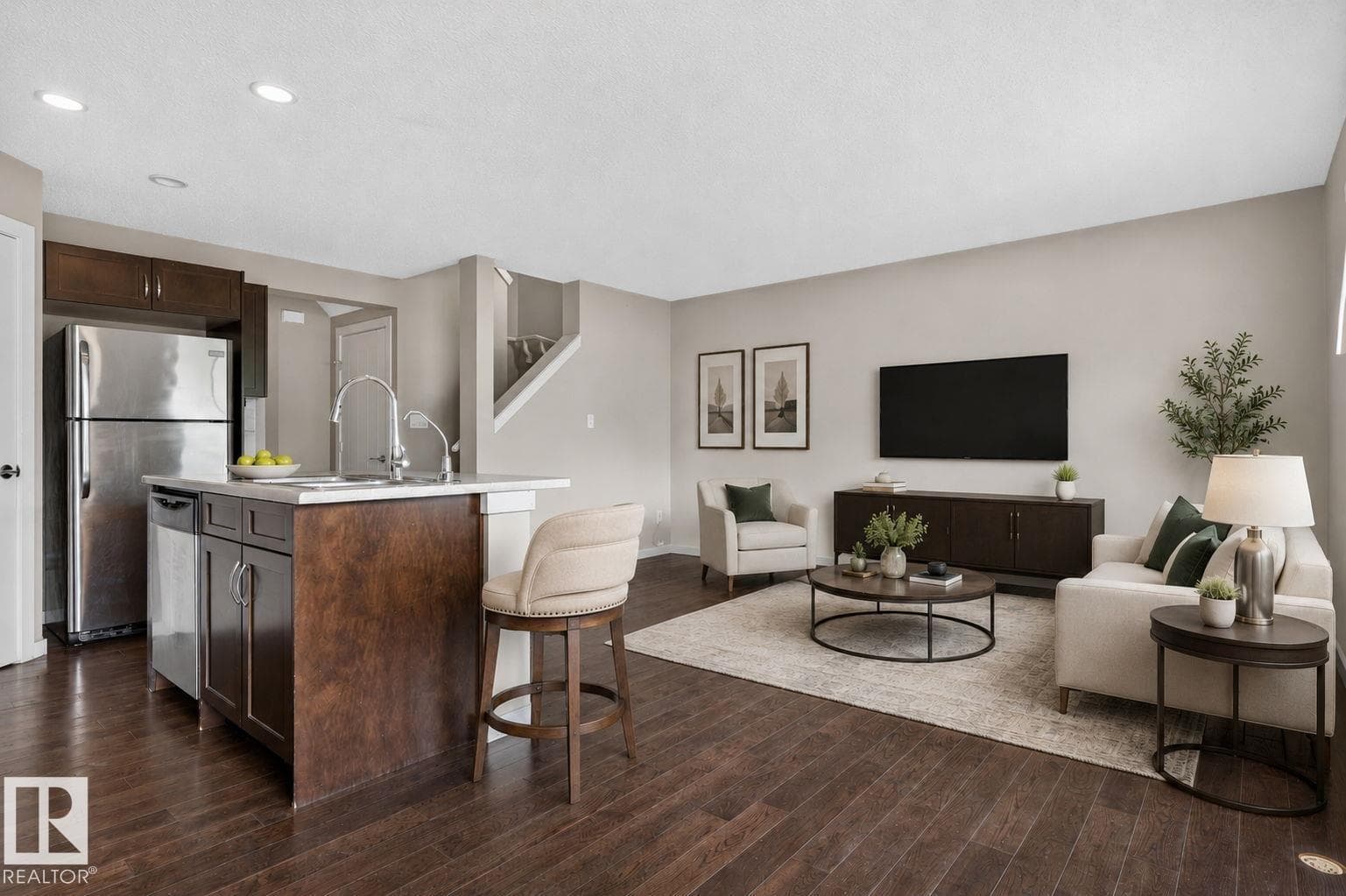 626 42 AV NW — photo 3