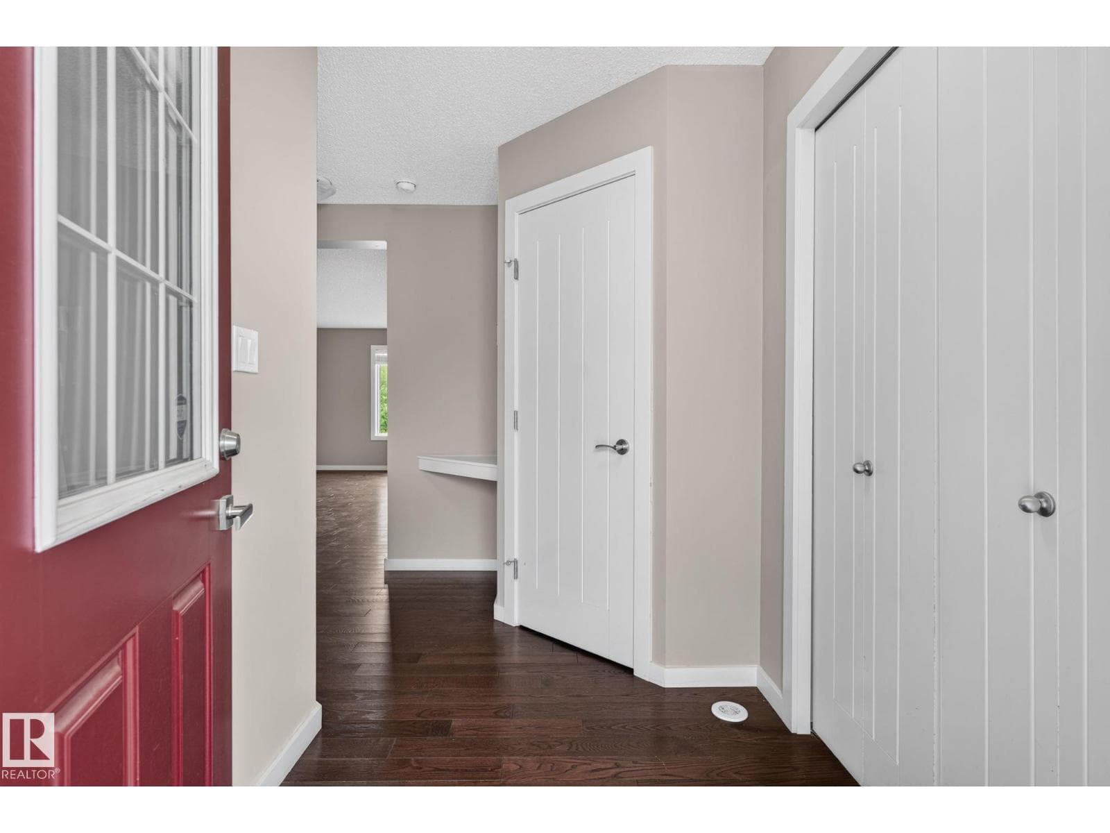 626 42 AV NW — photo 5