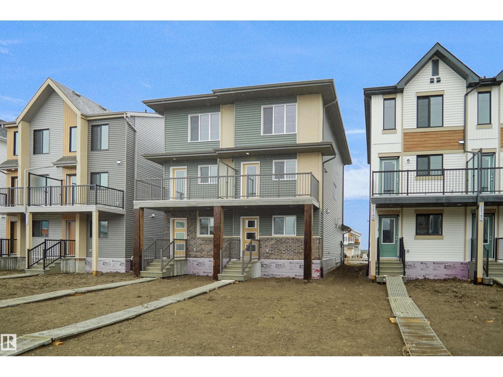 627 176 AV NE