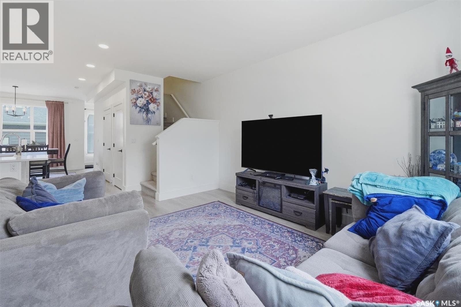 149 Rosewood BOULEVARD E — photo 5