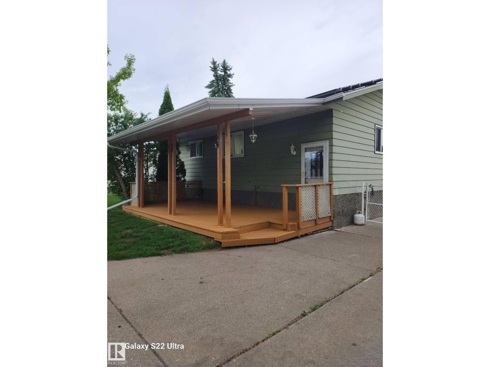 4203 42 AV — photo 4