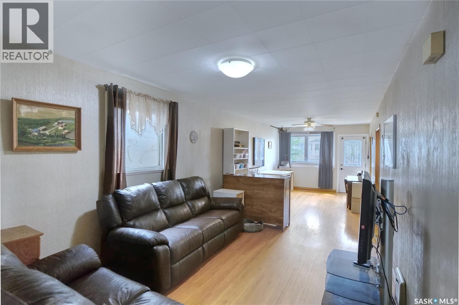 460 Iroquois STREET W — photo 3