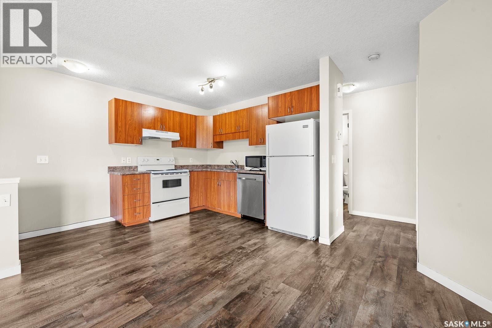 101 5051 JAMES HILL ROAD — photo 5