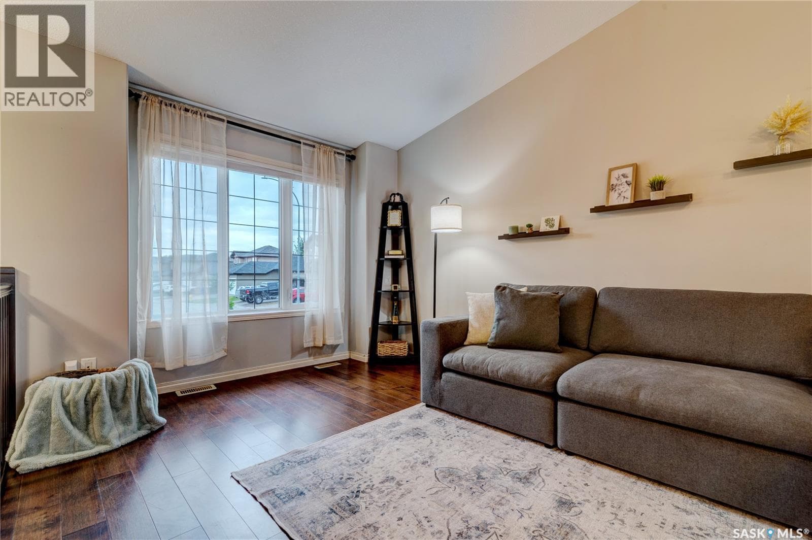 751 Bluebird CRESCENT — photo 4