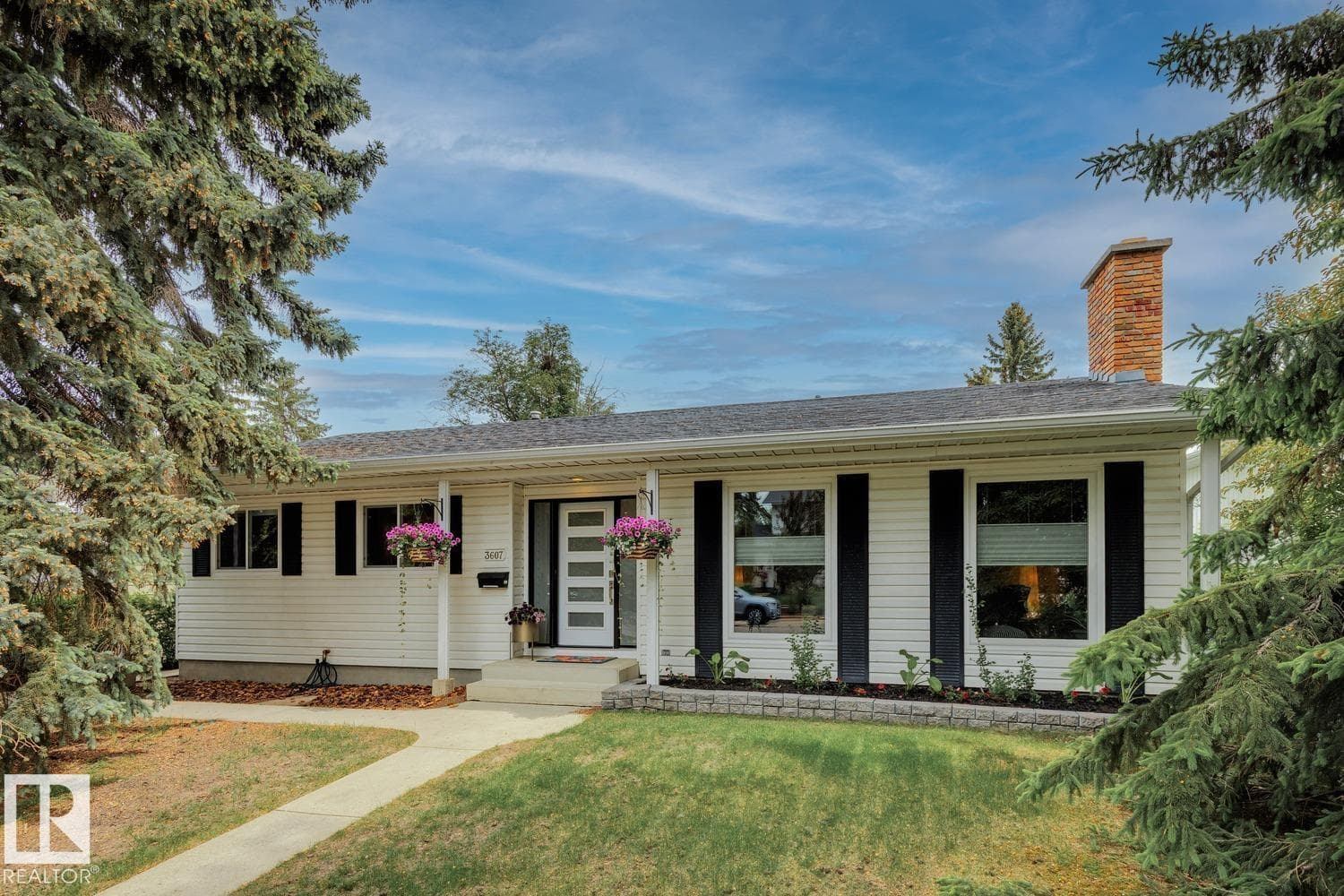 3607 118 ST NW