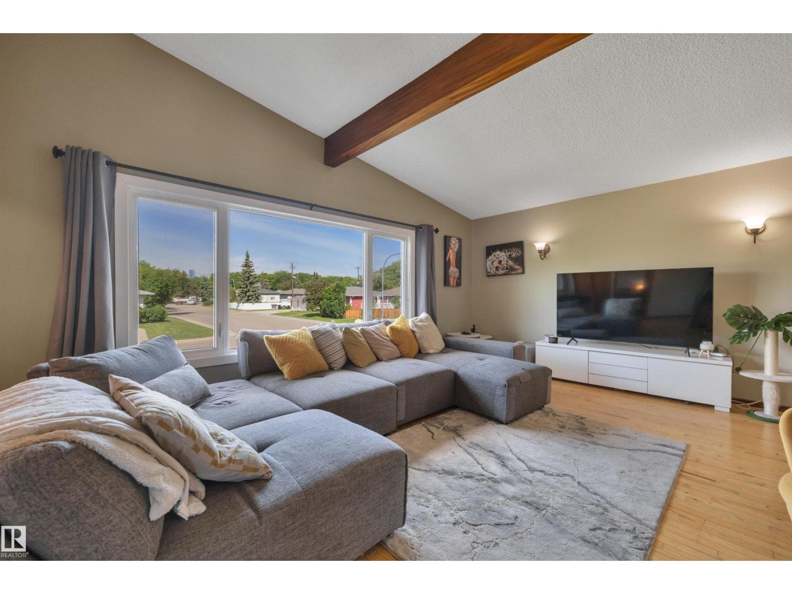 4 bed 2 bath single family at 9835 74 ST NW — $510,000 — photo 8