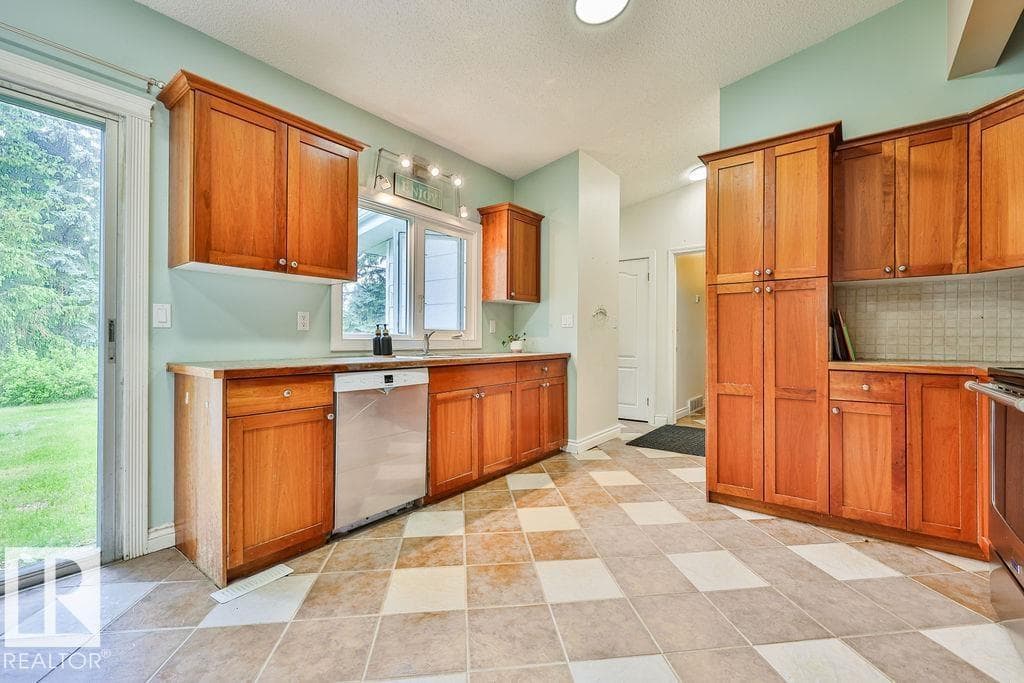 21530 Wye RD — photo 5