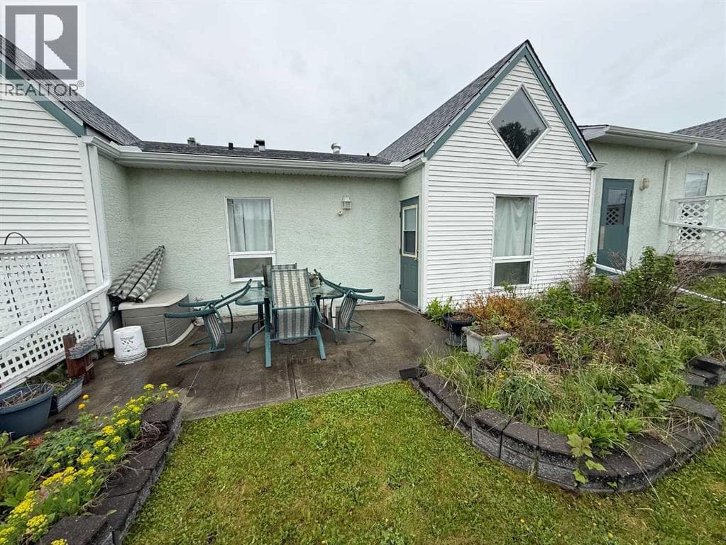 110, 722 48 Street — photo 2