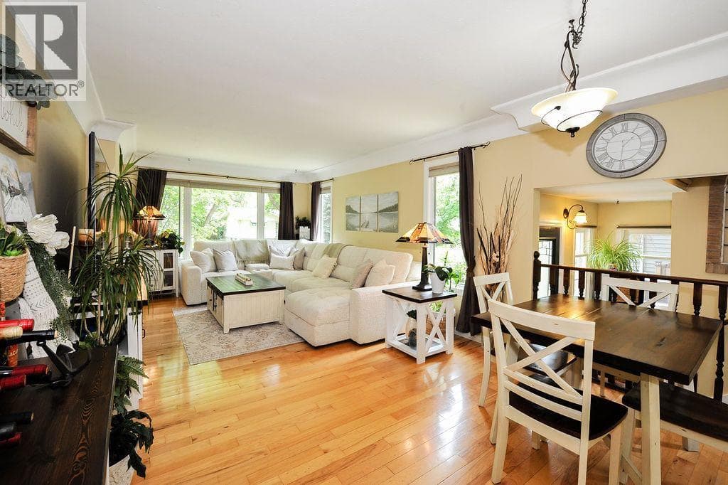 4710 47 Street — photo 2