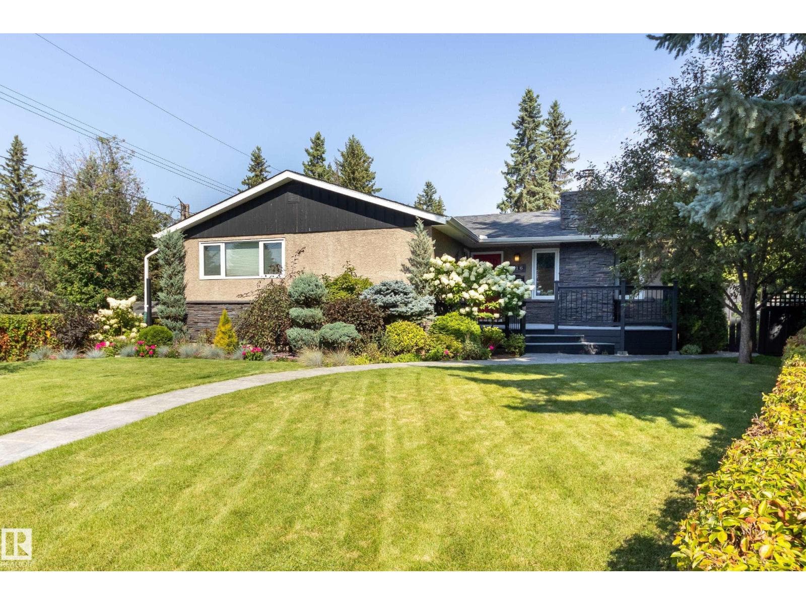 7216 103 AV NW