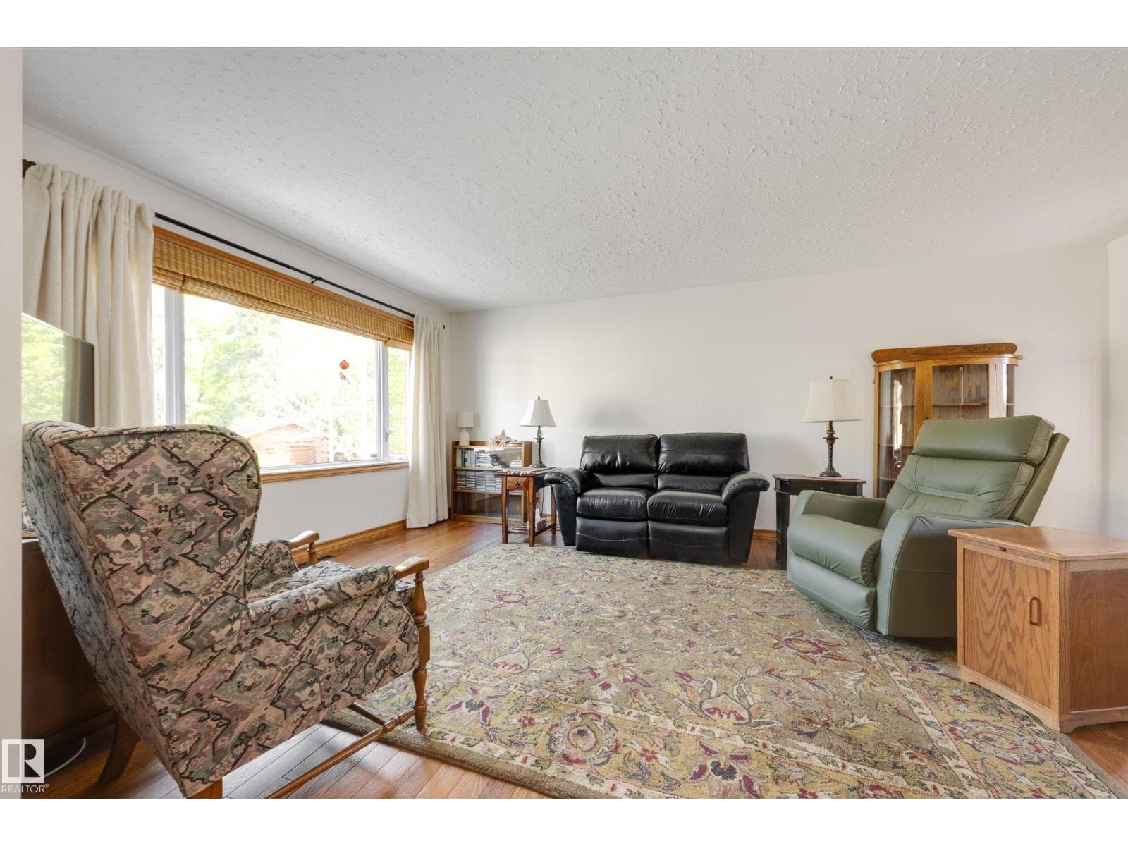 7216 103 AV NW — photo 5