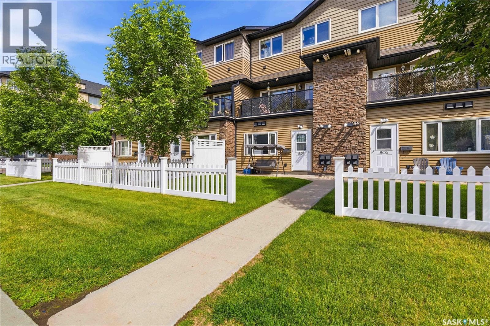 807 110 Shillington CRESCENT