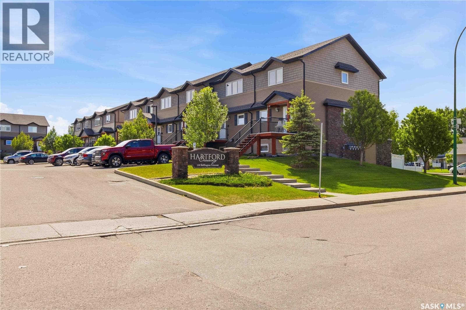 807 110 Shillington CRESCENT — photo 2