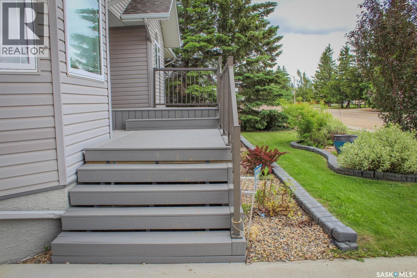 118 Babington AVENUE W — photo 4