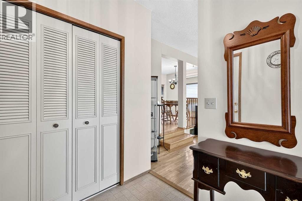 296 Templeton Circle NE — photo 3