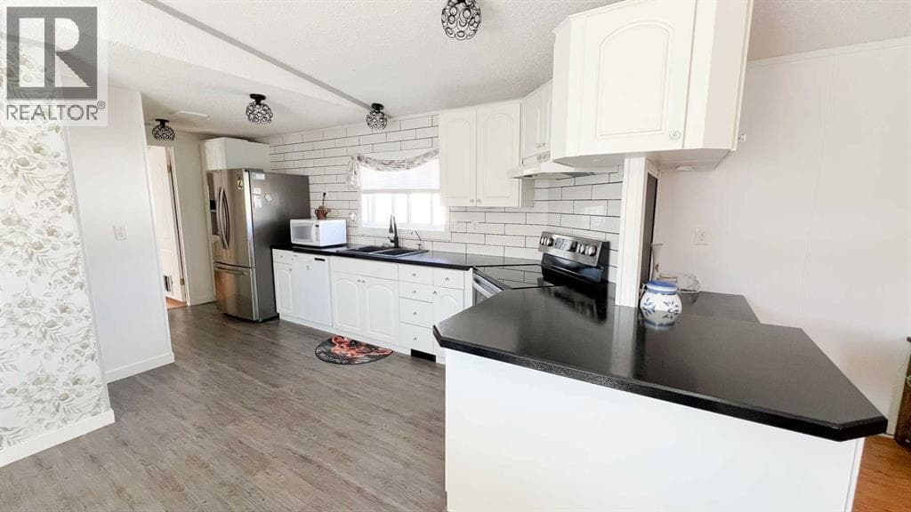 119 Clark Crescent — photo 3