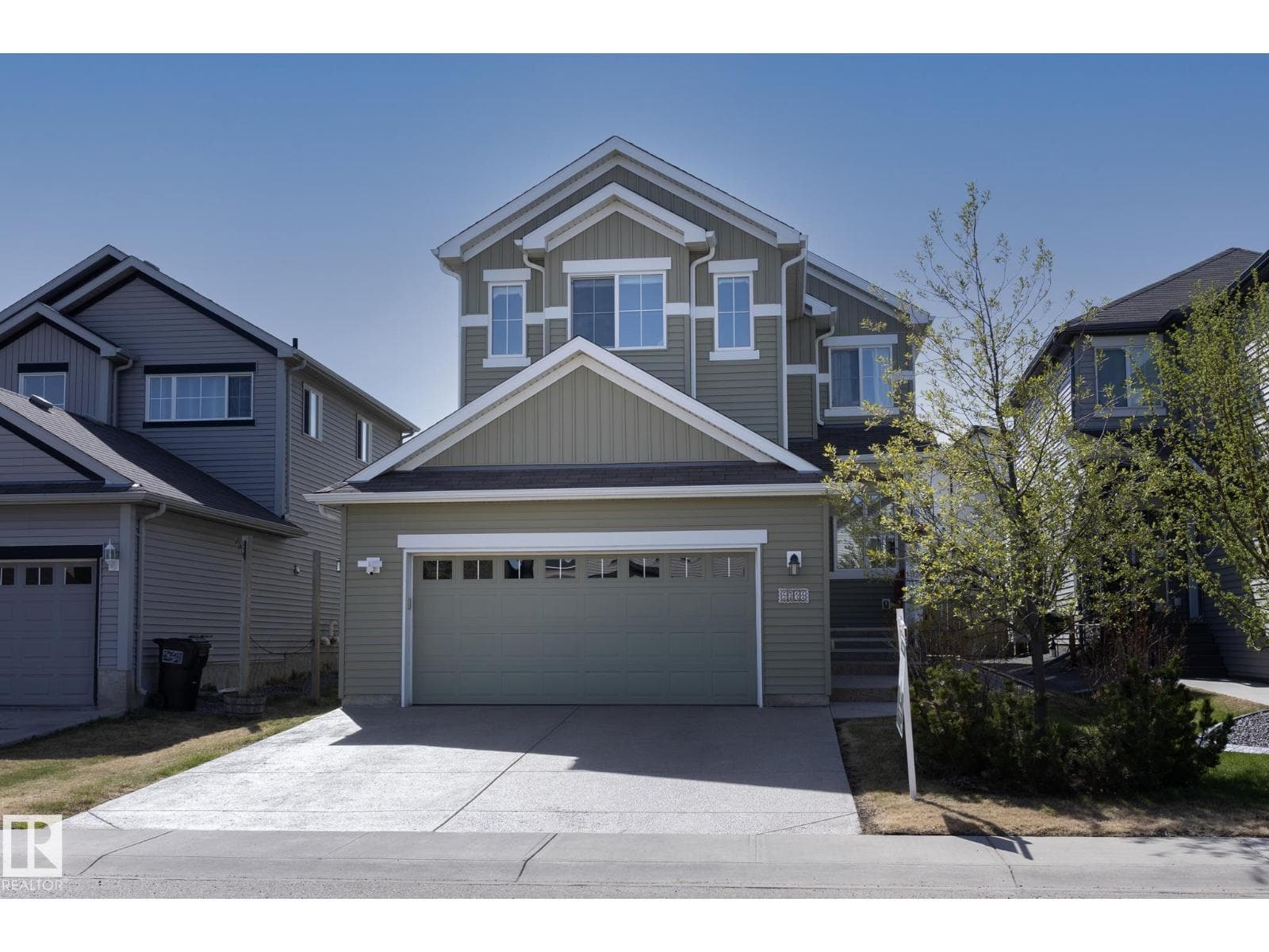 5315 17 AV SW — photo 2