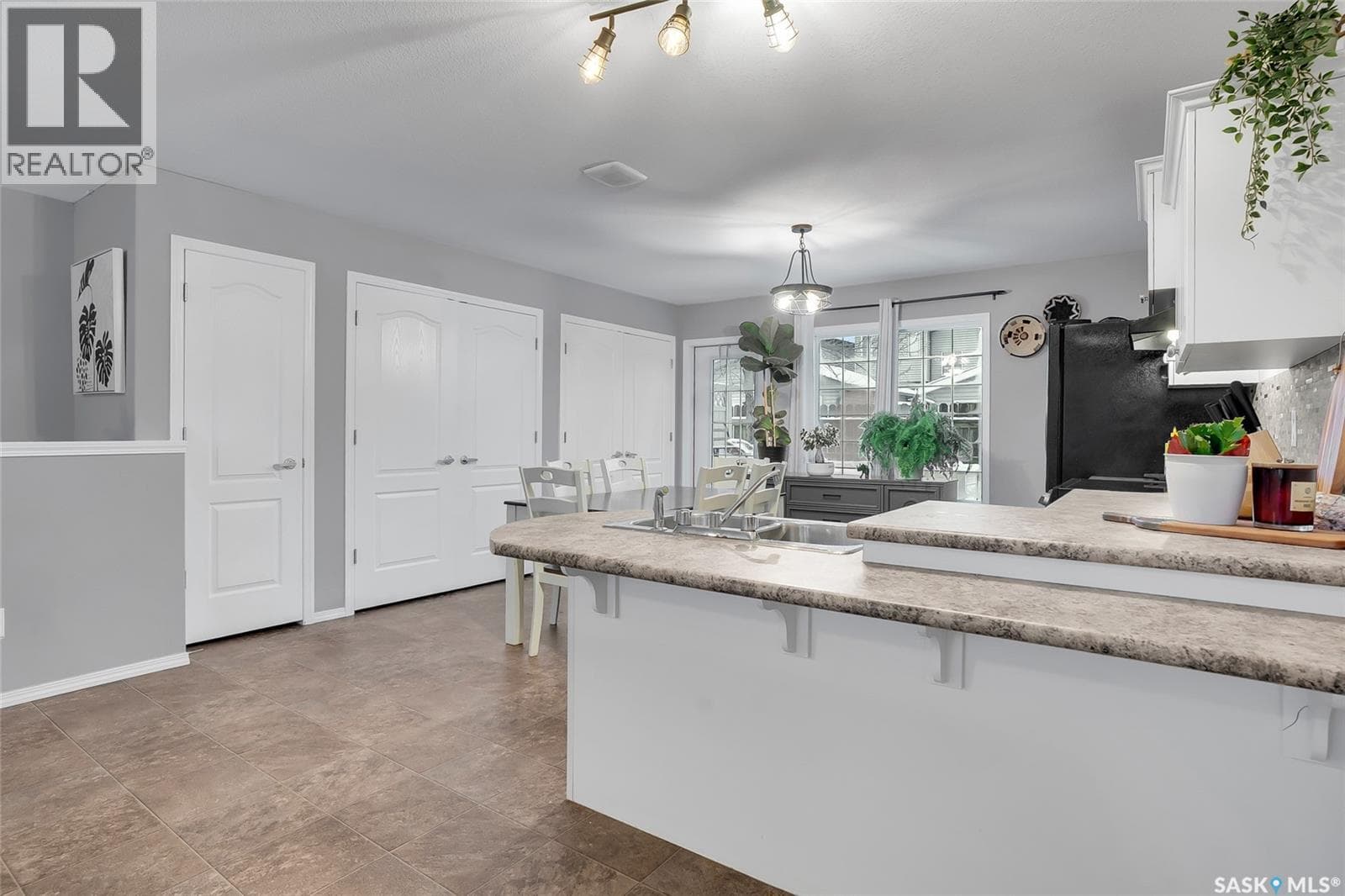 12 135 Keedwell STREET — photo 4
