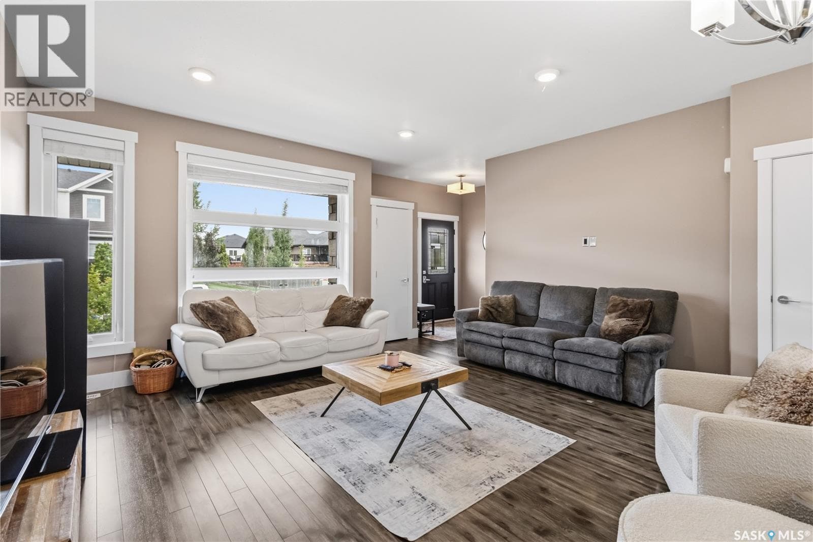 527 Kloppenburg CRESCENT — photo 3