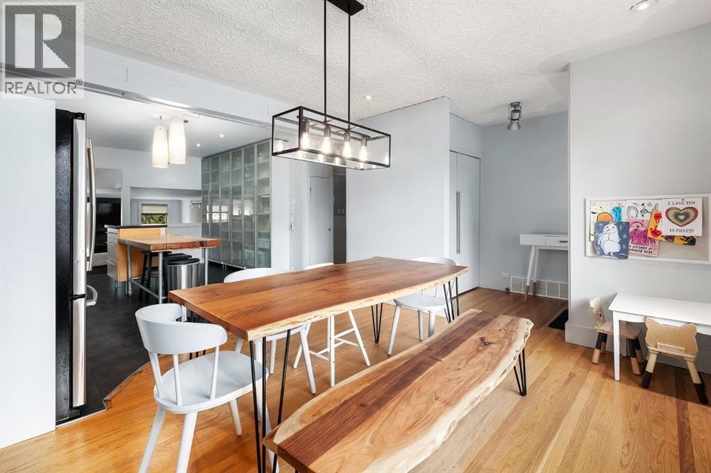 2811 25 Street SW — photo 5