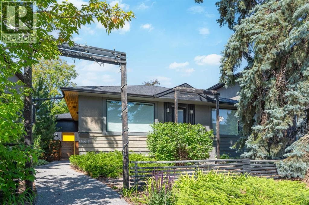 2811 25 Street SW — photo 3