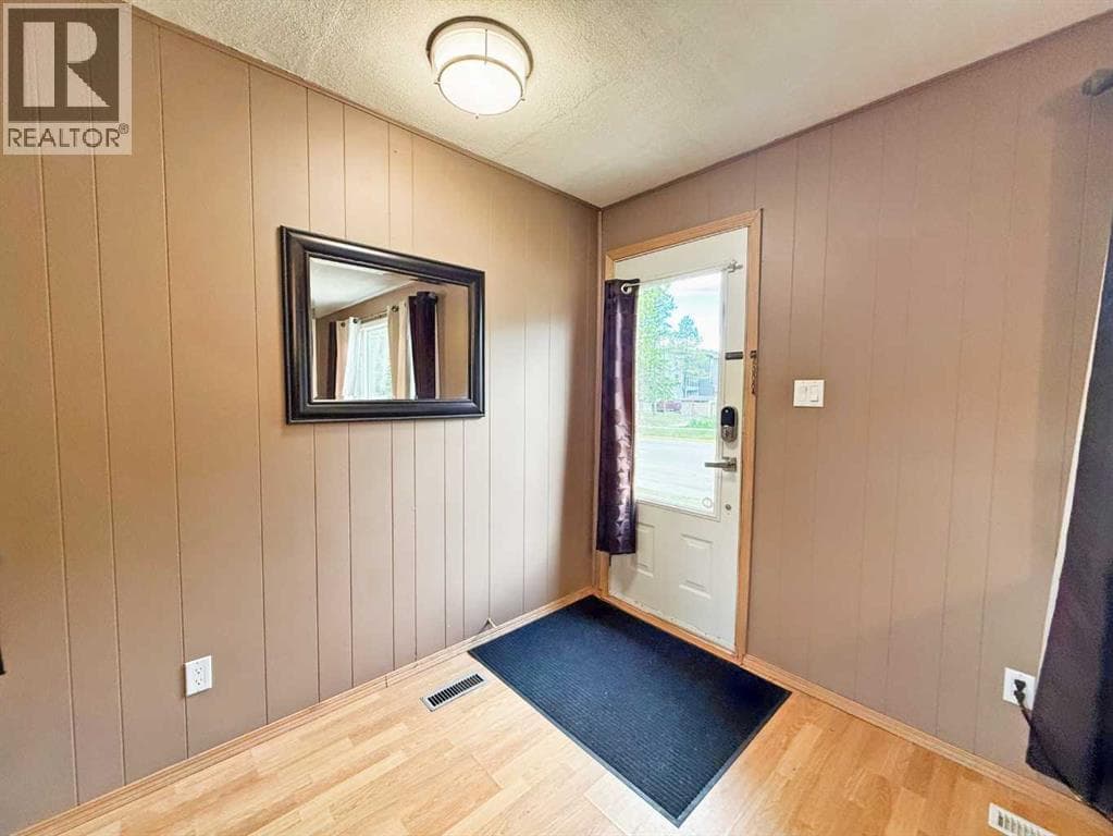 1109 56 Street — photo 3