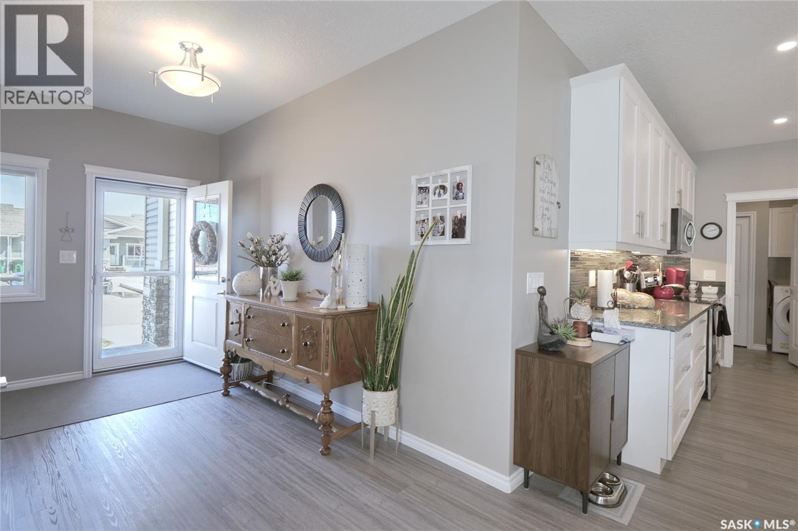 301 1015 Bradley STREET — photo 4