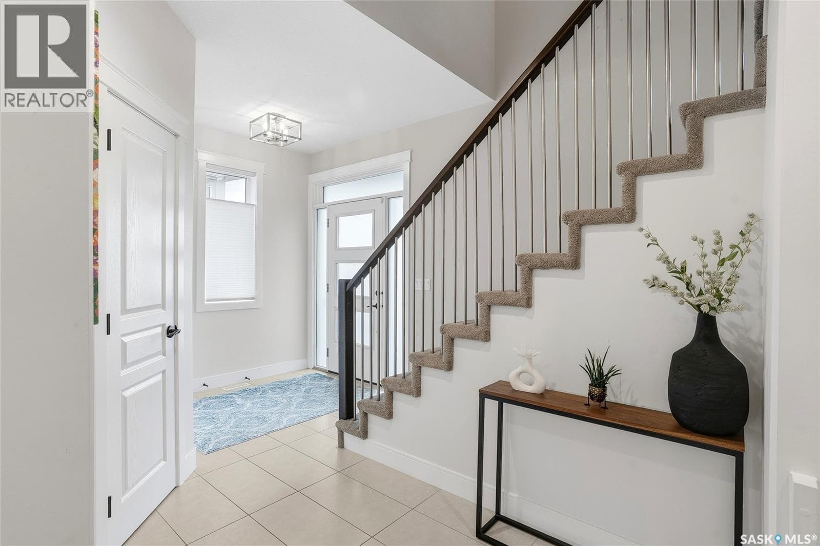 606 Pichler CRESCENT — photo 3