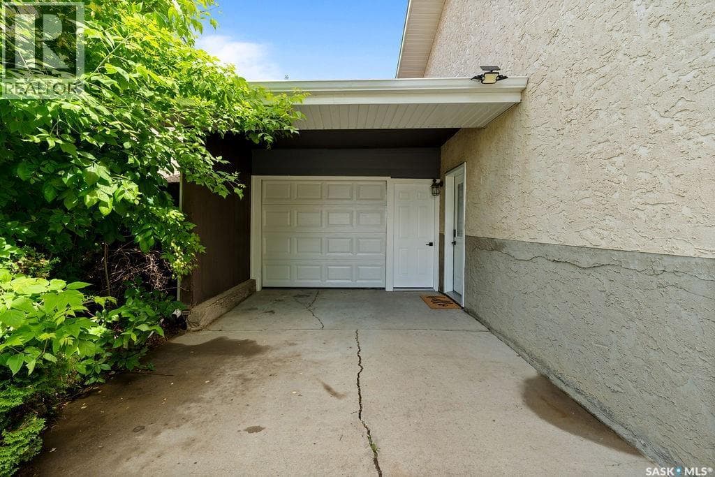 890 Samuels CRESCENT N — photo 4