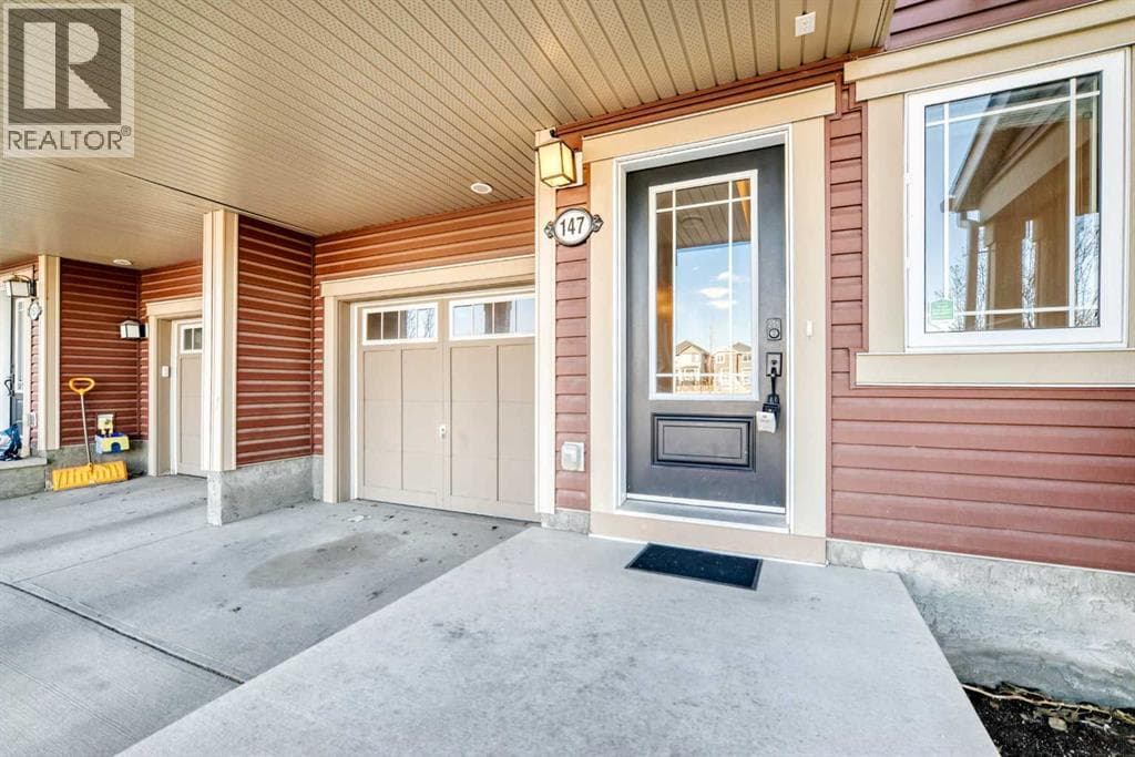 147 Windford Crescent SW — photo 2