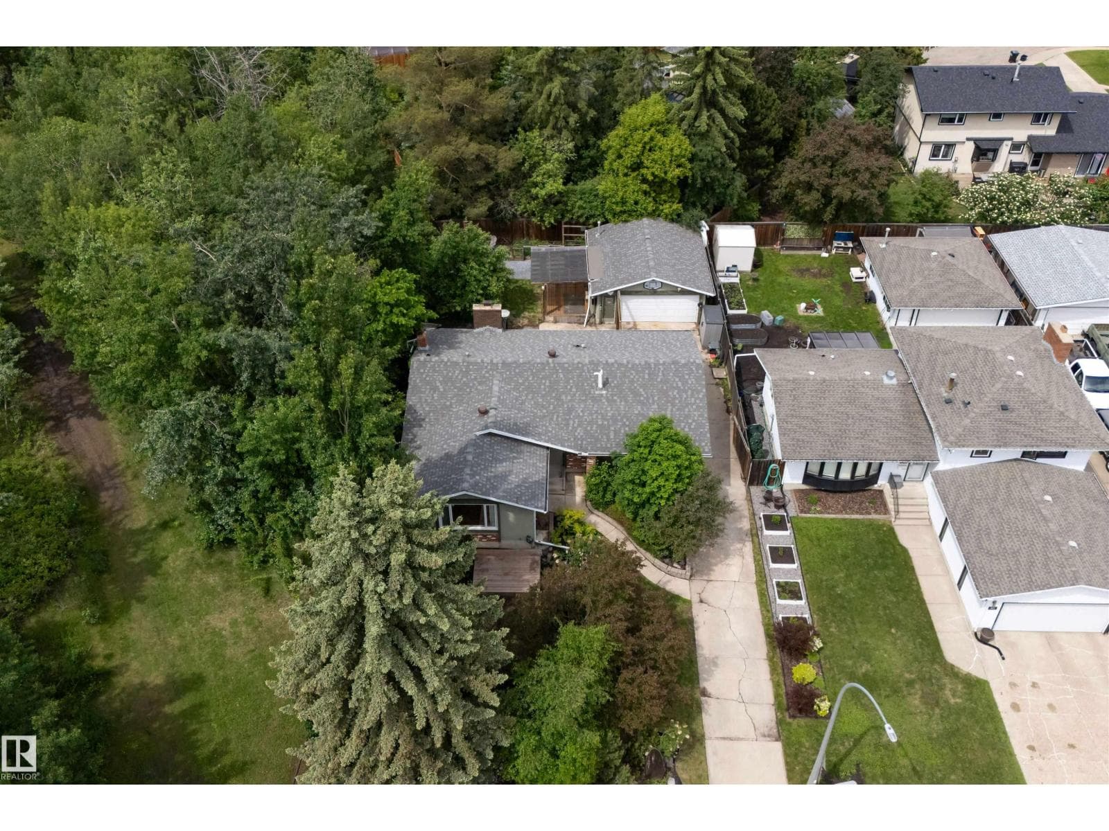 140 Greengove Ave — photo 2